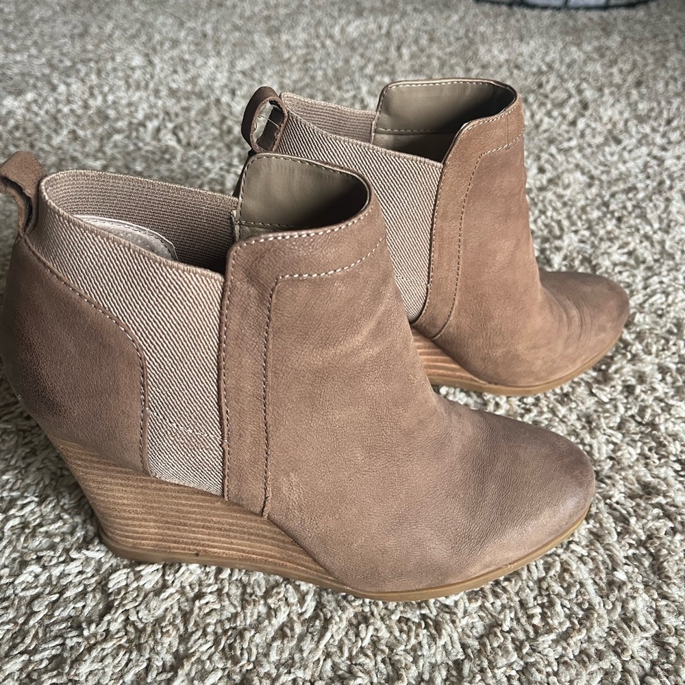 Crown Vintage Brown Ankle Booties